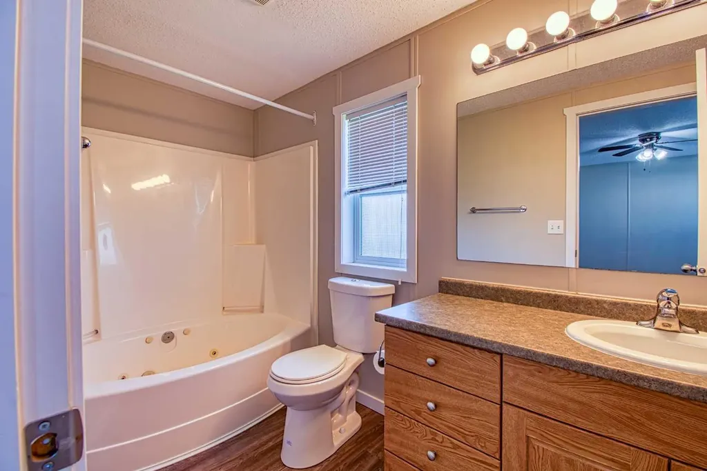 9507 108b Avenue Clairmont AB T8X 5B5