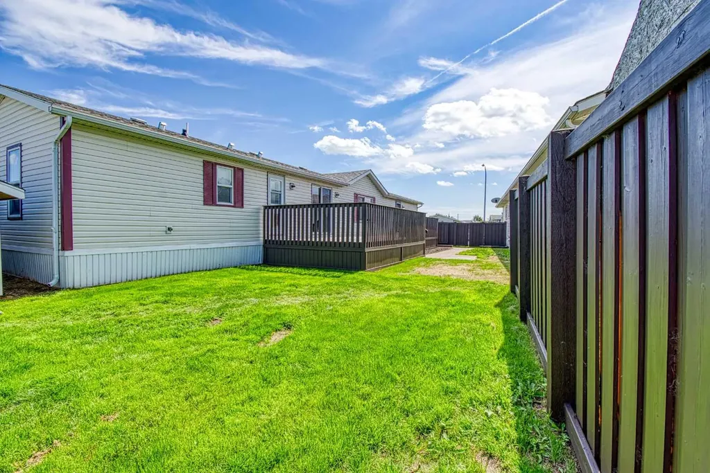 9507 108b Avenue Clairmont AB T8X 5B5