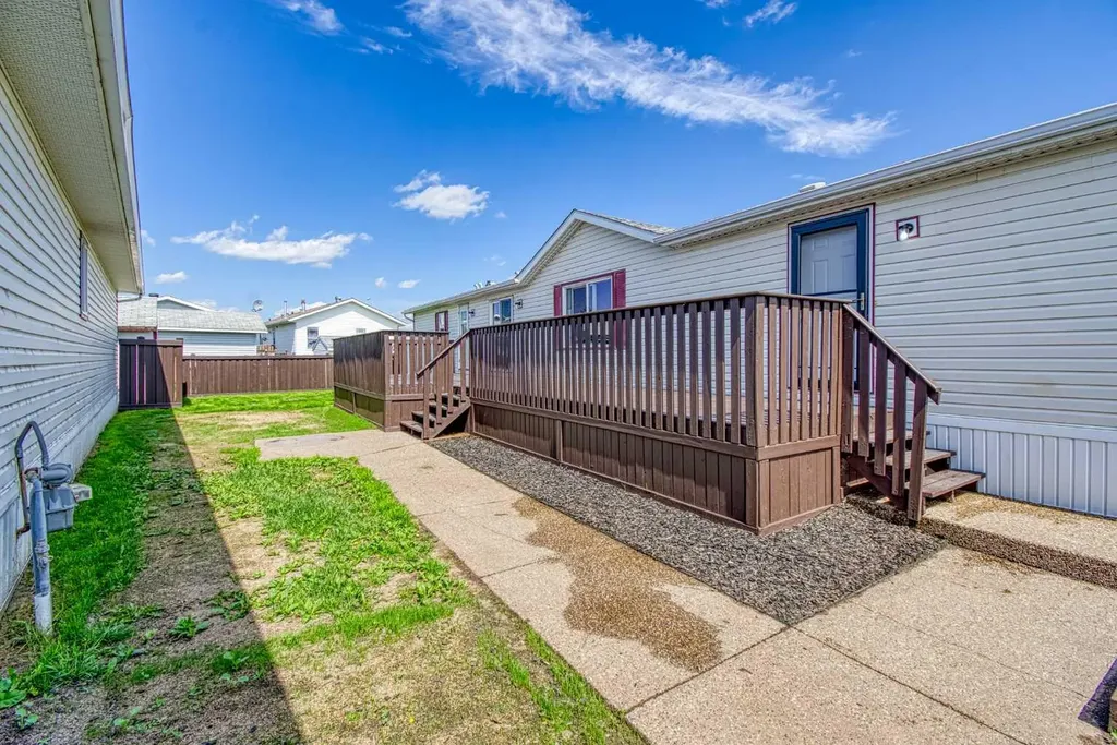 9507 108b Avenue Clairmont AB T8X 5B5