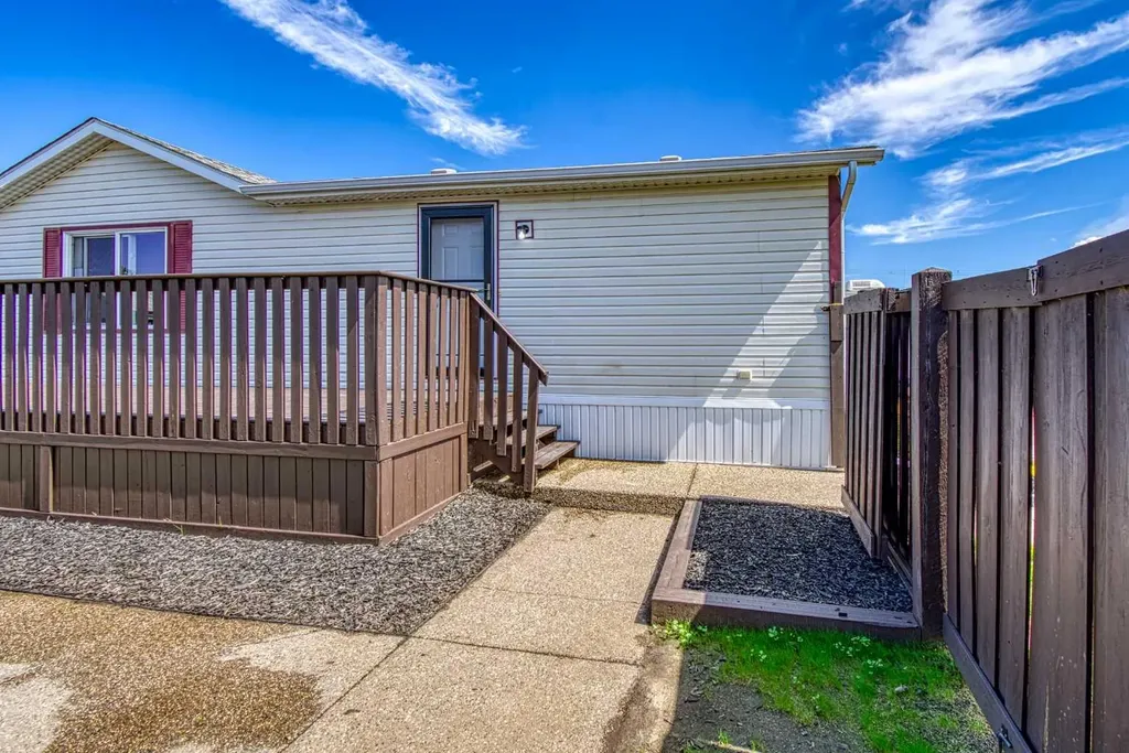 9507 108b Avenue Clairmont AB T8X 5B5