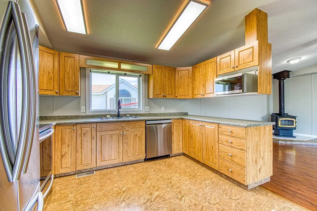 9507 108b Avenue Clairmont AB T8X 5B5