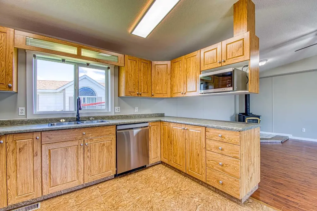 9507 108b Avenue Clairmont AB T8X 5B5