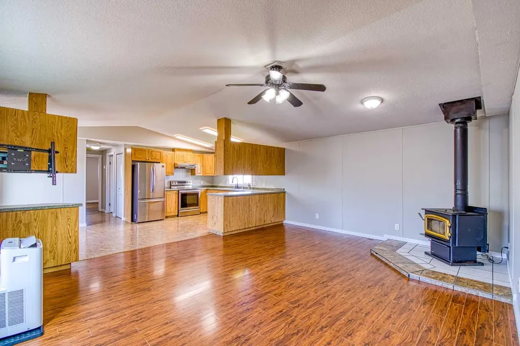 9507 108b Avenue Clairmont AB T8X 5B5