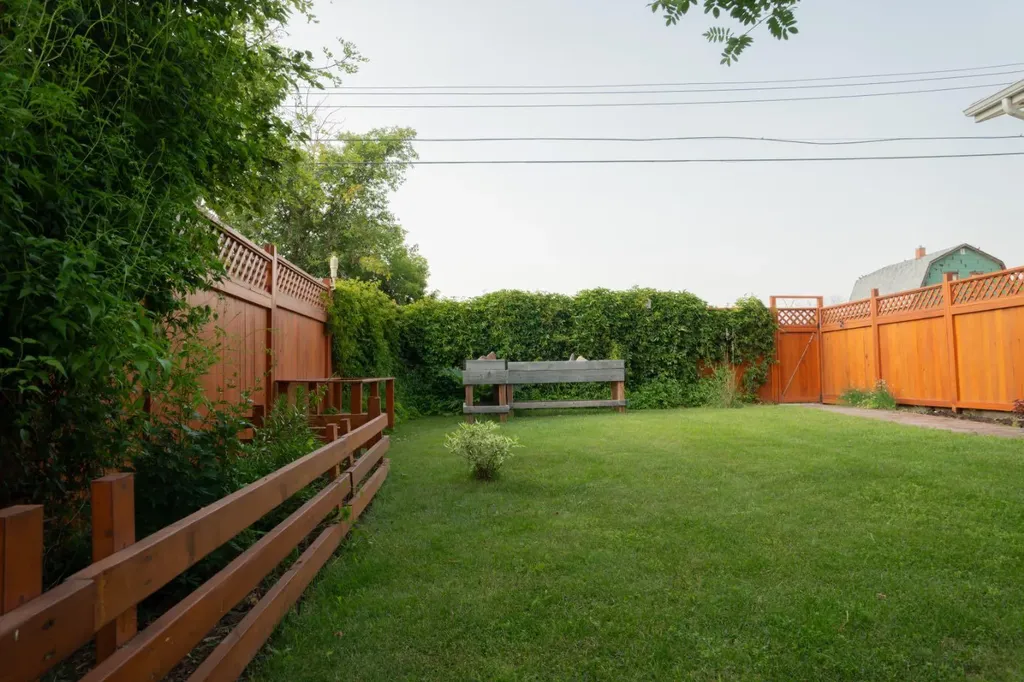 1026 18 Avenue Wainwright AB T9W 1K2