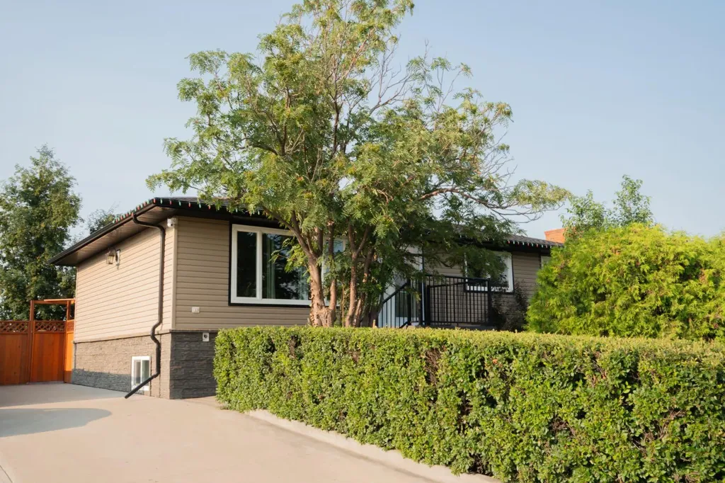 1026 18 Avenue Wainwright AB T9W 1K2