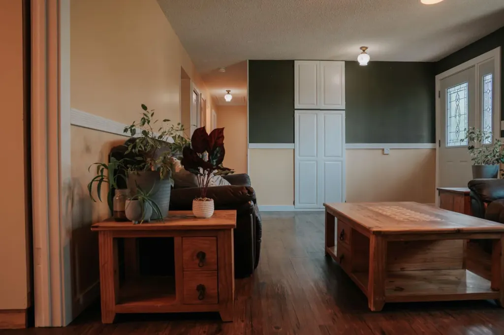 1026 18 Avenue Wainwright AB T9W 1K2