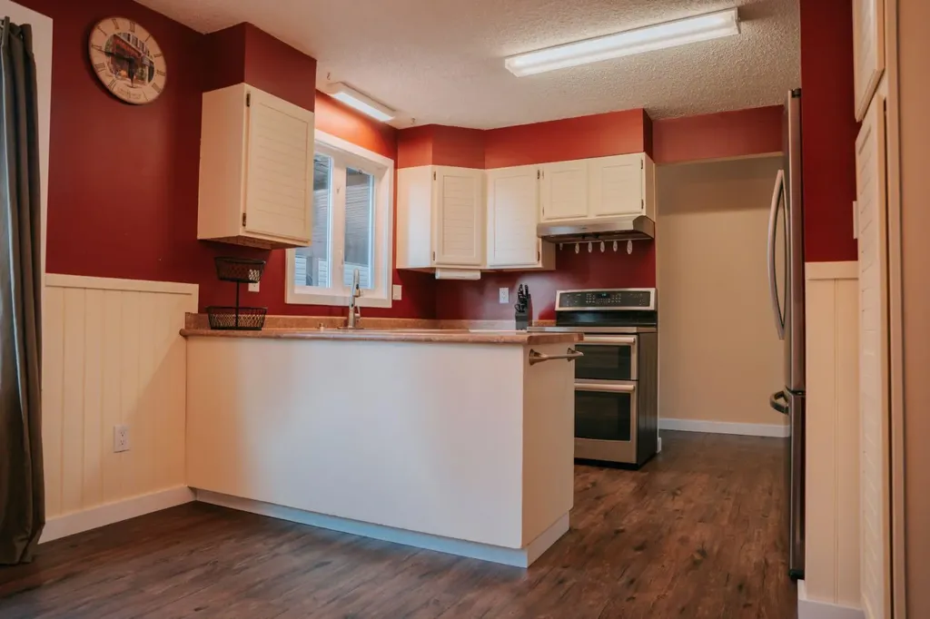 1026 18 Avenue Wainwright AB T9W 1K2