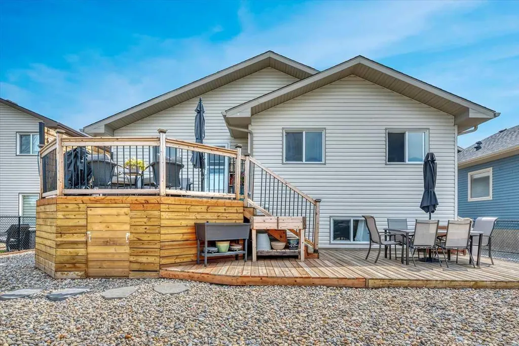 156 Aspen Creek Crescent Strathmore AB T1P 0A7