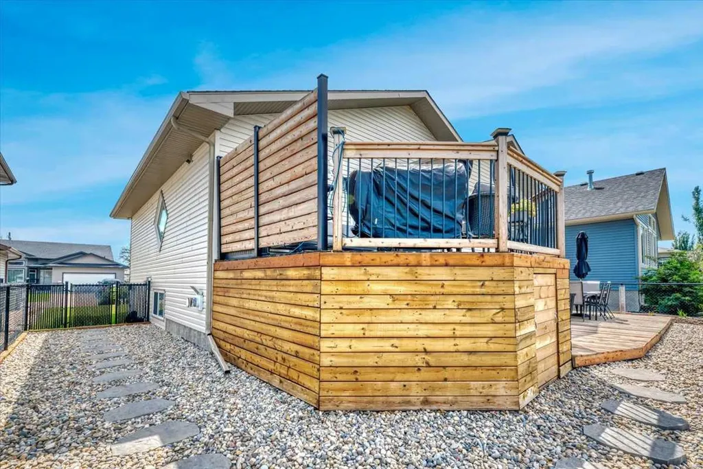 156 Aspen Creek Crescent Strathmore AB T1P 0A7