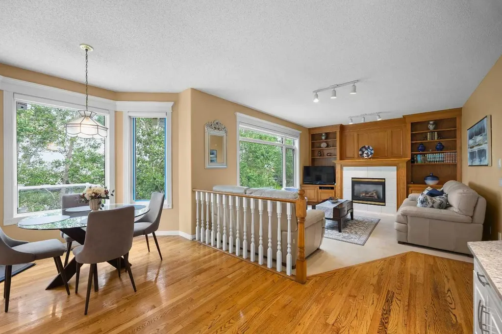 207 Hamptons Drive NW Calgary AB T3A 5S1