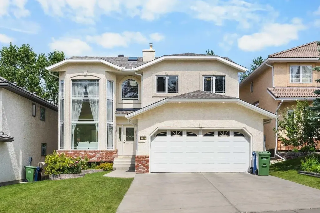 207 Hamptons Drive NW Calgary AB T3A 5S1