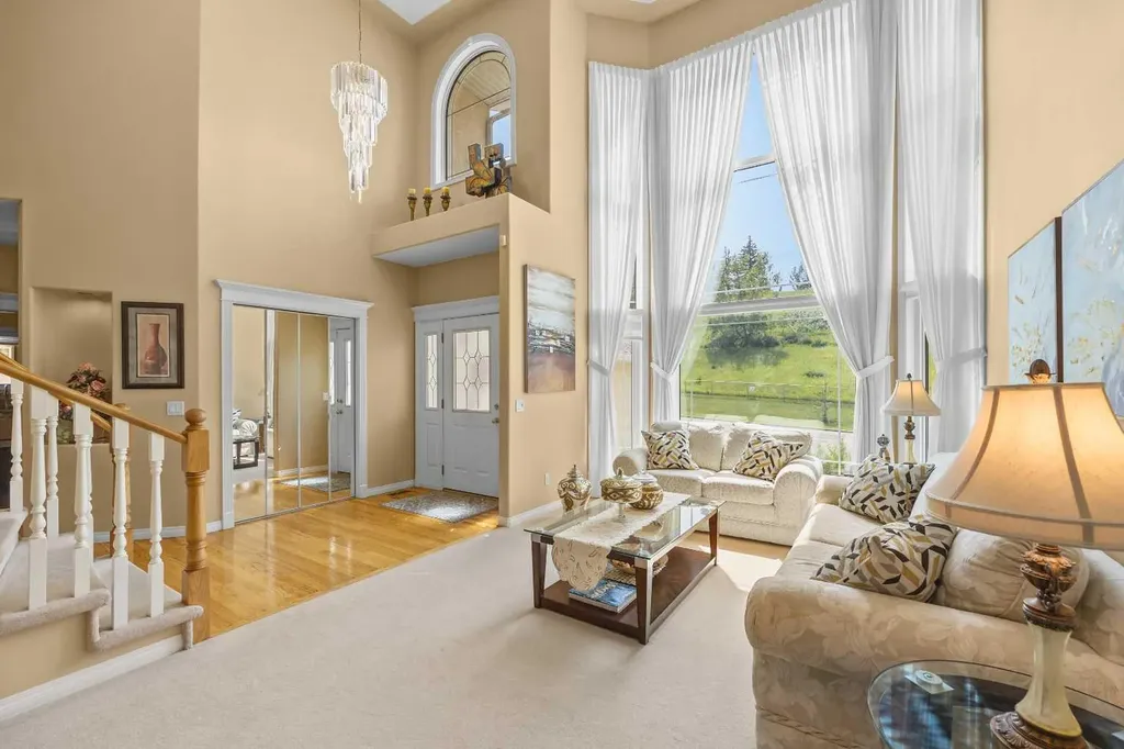207 Hamptons Drive NW Calgary AB T3A 5S1