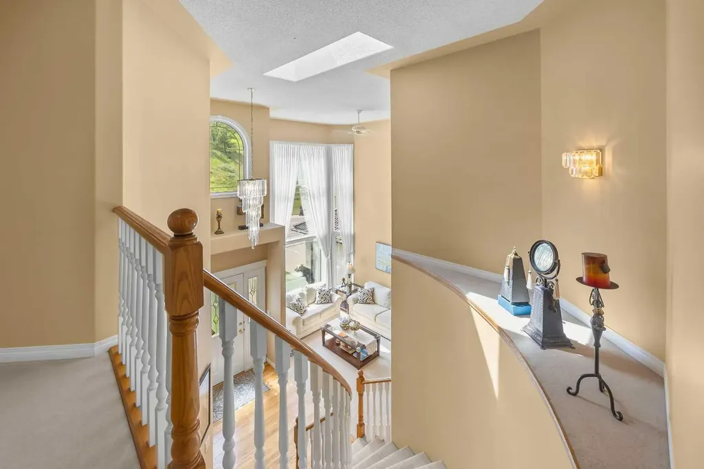 207 Hamptons Drive NW Calgary AB T3A 5S1