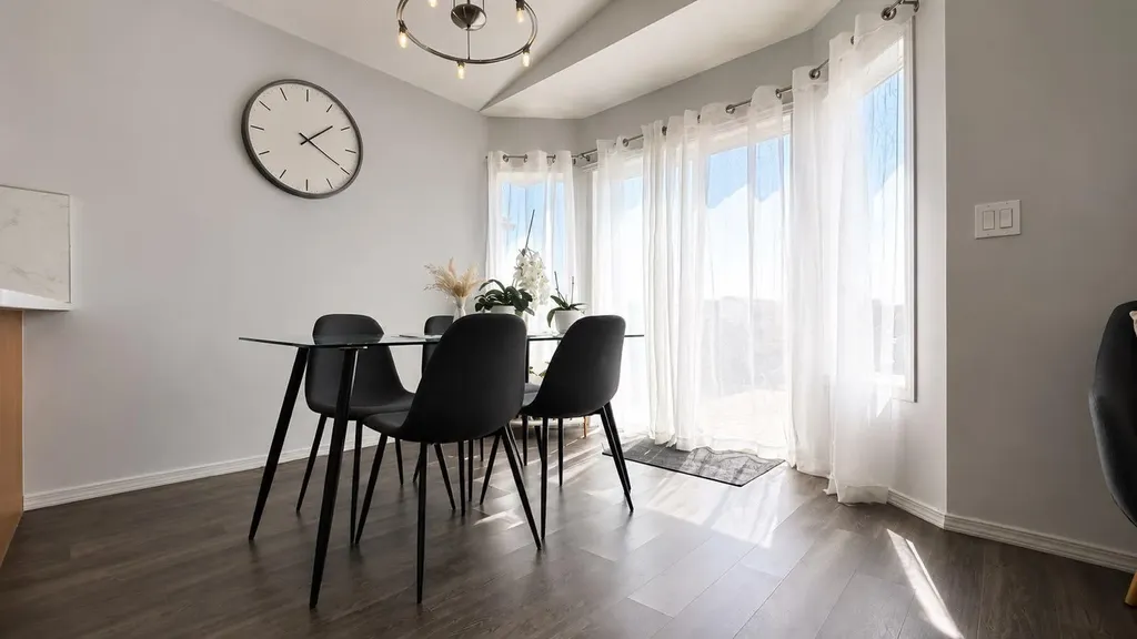 8833 67 Avenue Grande Prairie AB T8W 2X9