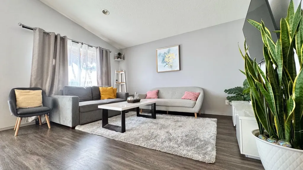 8833 67 Avenue Grande Prairie AB T8W 2X9