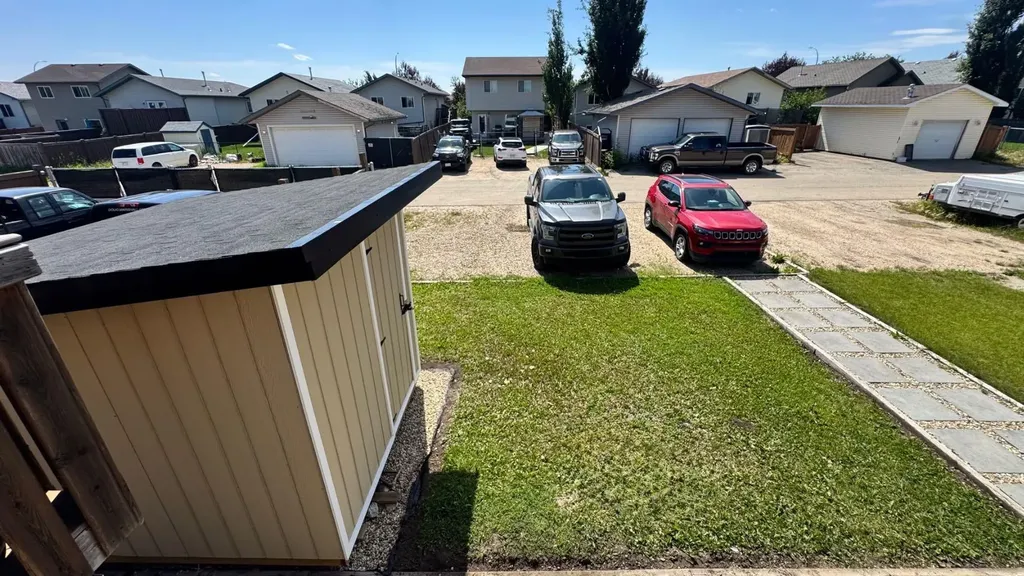 8833 67 Avenue Grande Prairie AB T8W 2X9