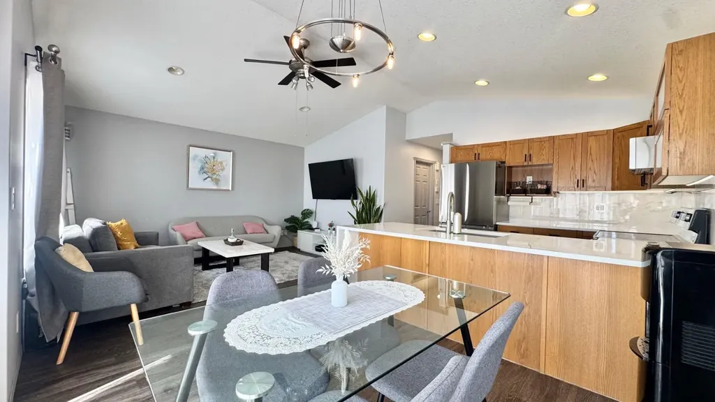 8833 67 Avenue Grande Prairie AB T8W 2X9
