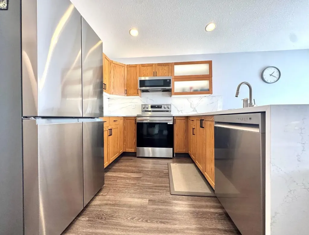 8833 67 Avenue Grande Prairie AB T8W 2X9