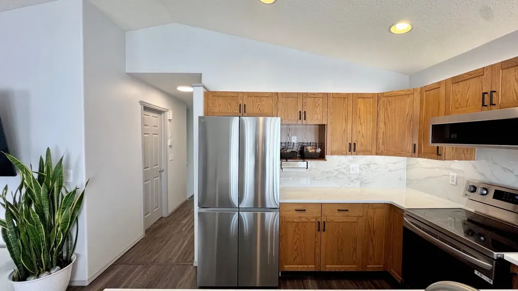 8833 67 Avenue Grande Prairie AB T8W 2X9