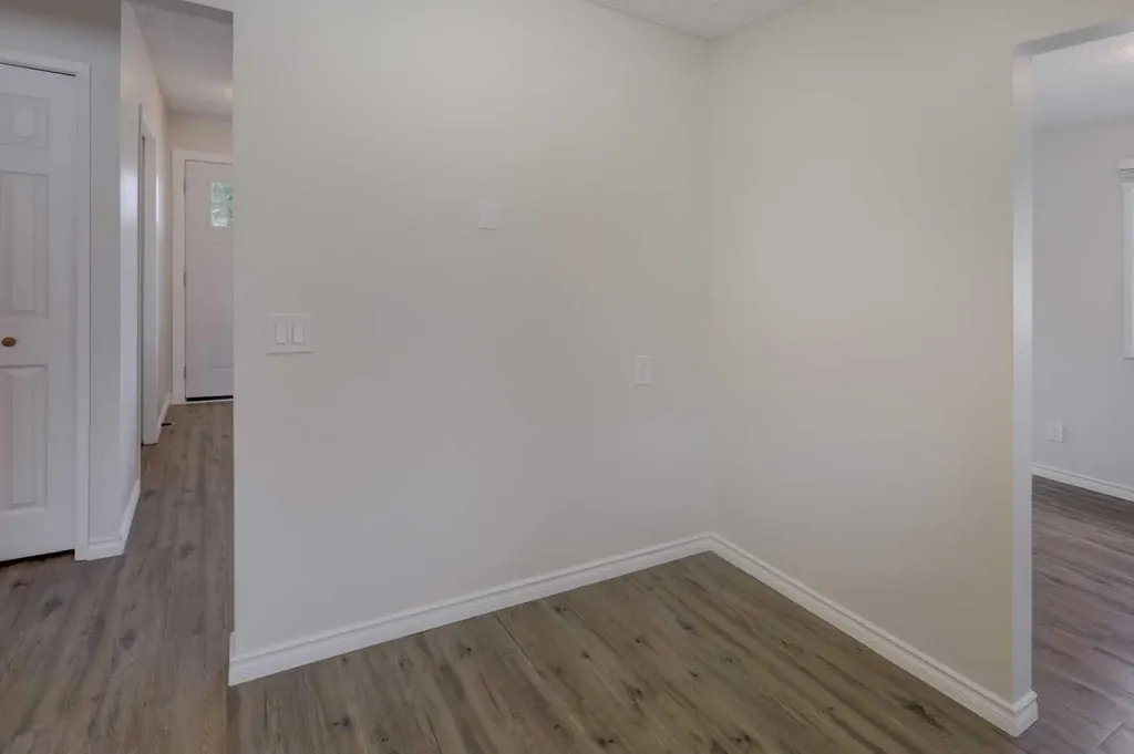 452 Queen Alexandra Way SE Calgary AB T2J 3P1