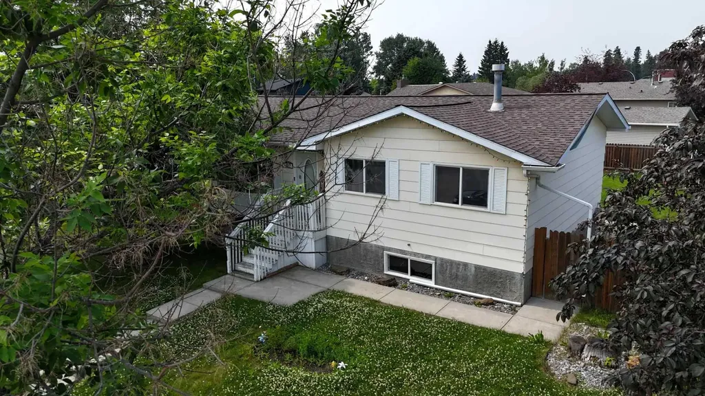 1402 Edson Drive Edson AB T7E 1H6