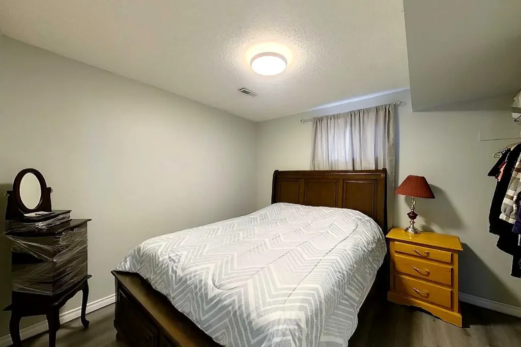 1402 Edson Drive Edson AB T7E 1H6