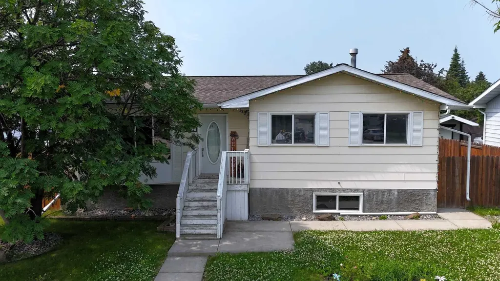 1402 Edson Drive Edson AB T7E 1H6