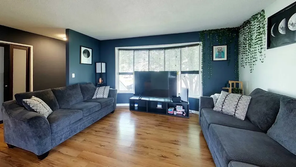1402 Edson Drive Edson AB T7E 1H6