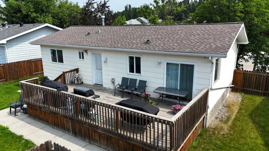 1402 Edson Drive Edson AB T7E 1H6