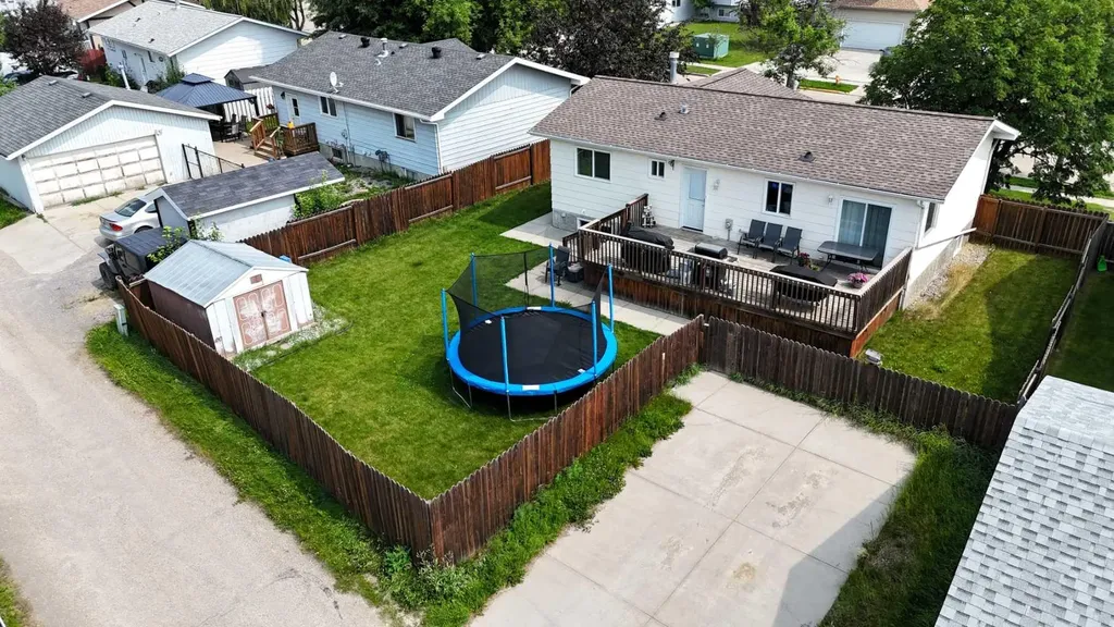 1402 Edson Drive Edson AB T7E 1H6