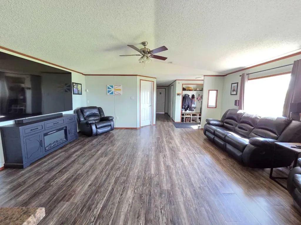 10615 88 Street Grande Prairie AB T8X 1P5