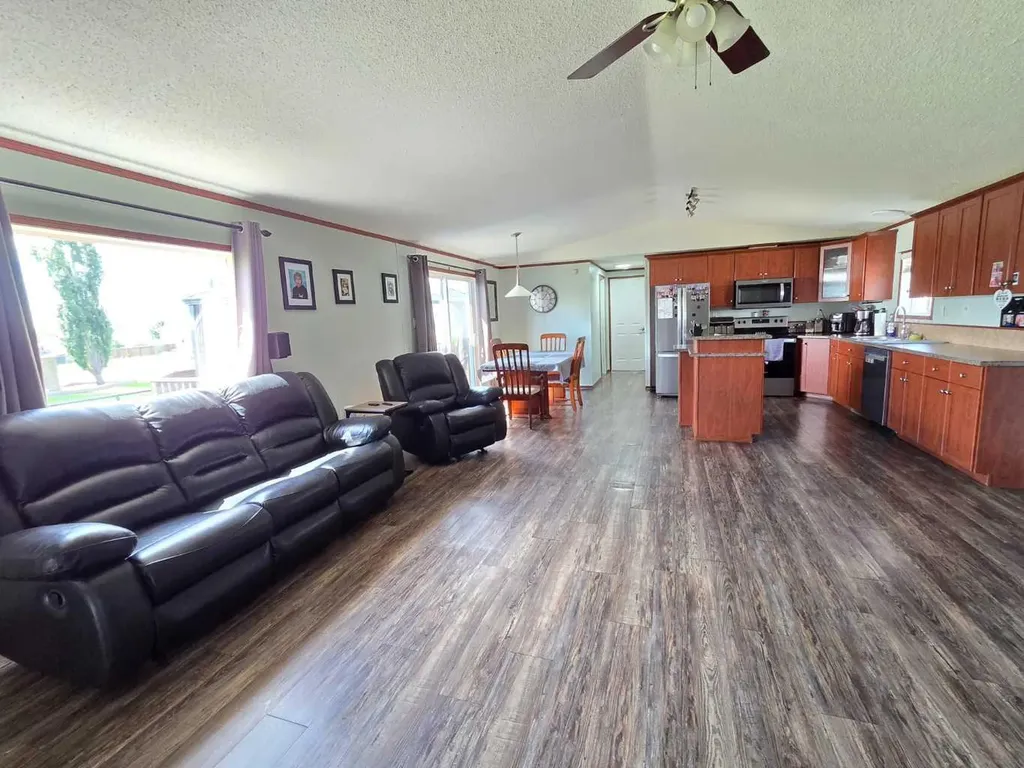 10615 88 Street Grande Prairie AB T8X 1P5