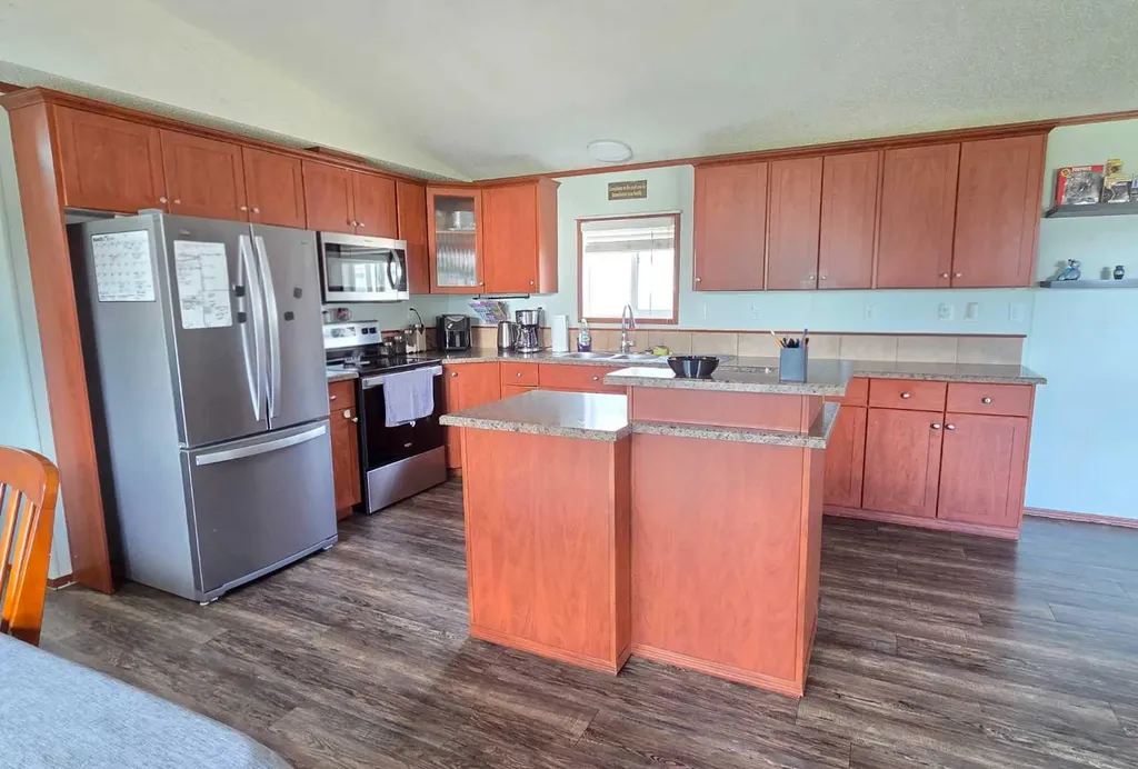 10615 88 Street Grande Prairie AB T8X 1P5