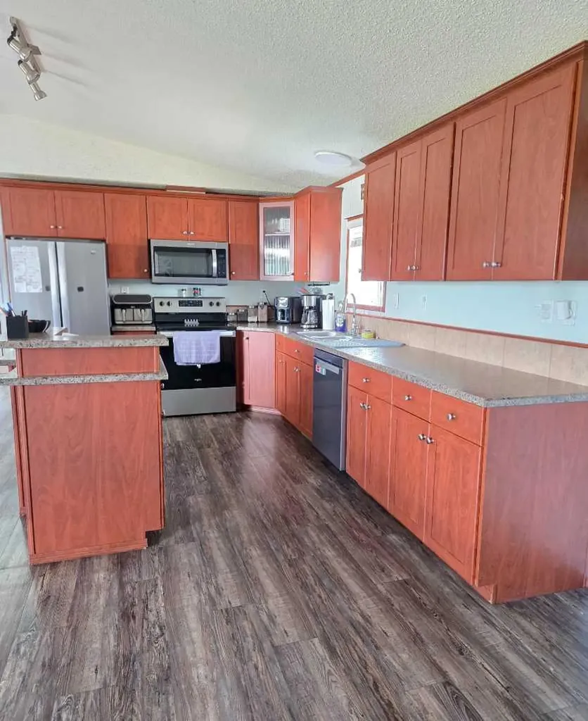 10615 88 Street Grande Prairie AB T8X 1P5
