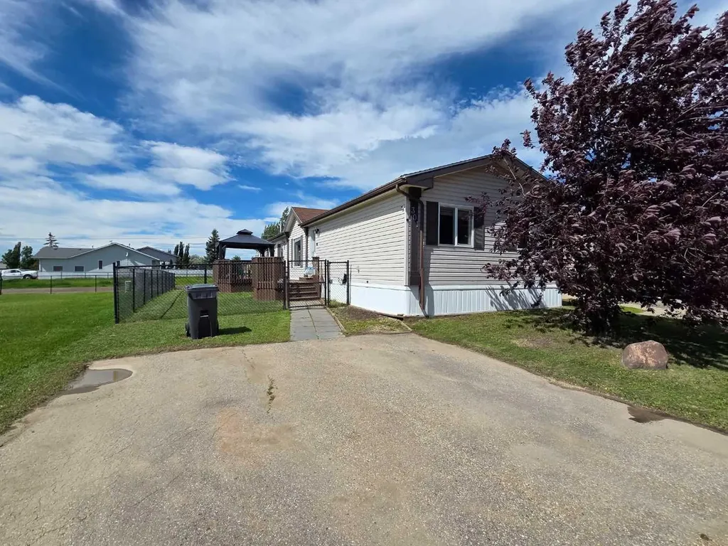 10615 88 Street Grande Prairie AB T8X 1P5