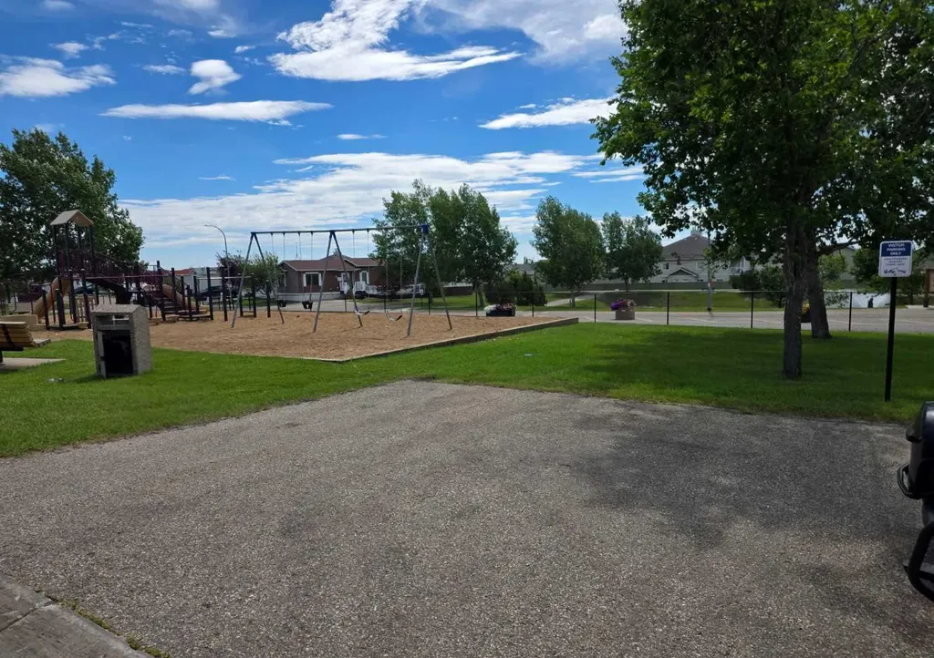 10615 88 Street Grande Prairie AB T8X 1P5