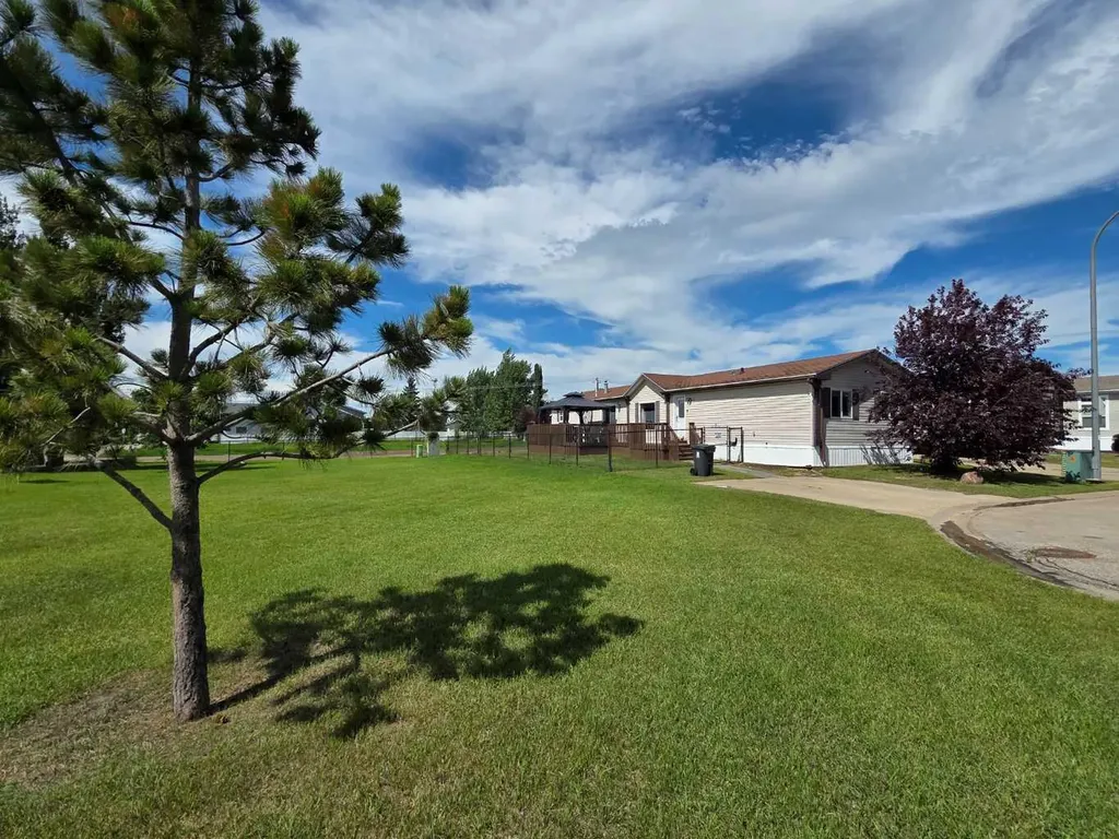 10615 88 Street Grande Prairie AB T8X 1P5
