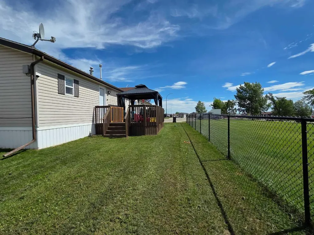 10615 88 Street Grande Prairie AB T8X 1P5