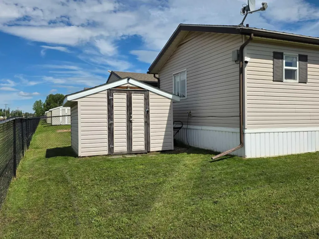 10615 88 Street Grande Prairie AB T8X 1P5