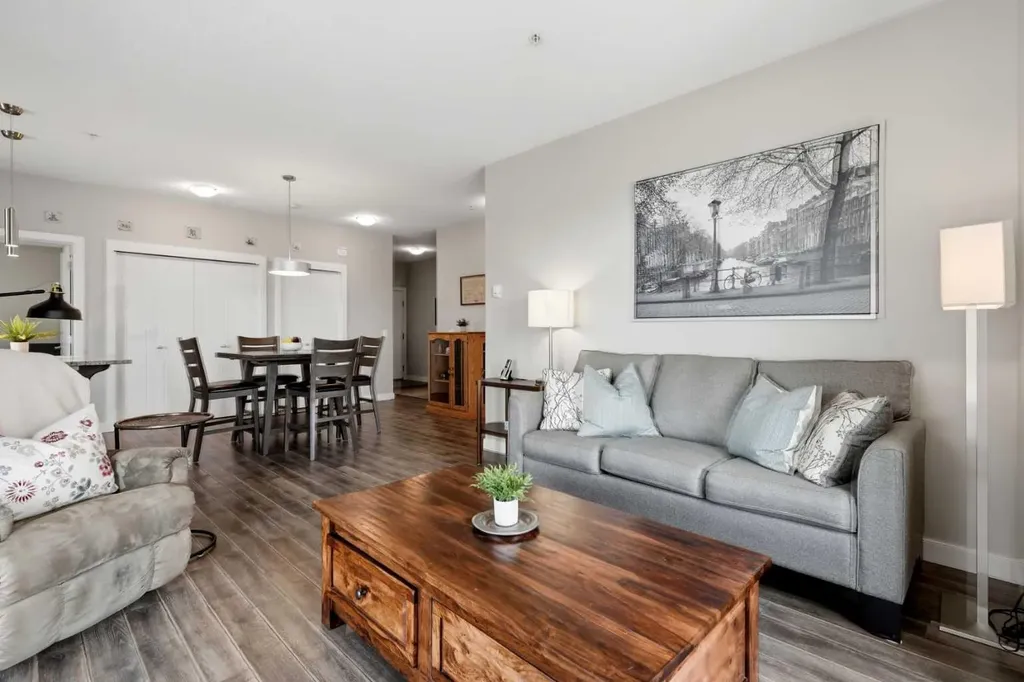 604 East Lake Boulevard NE Airdrie AB T4A0G6