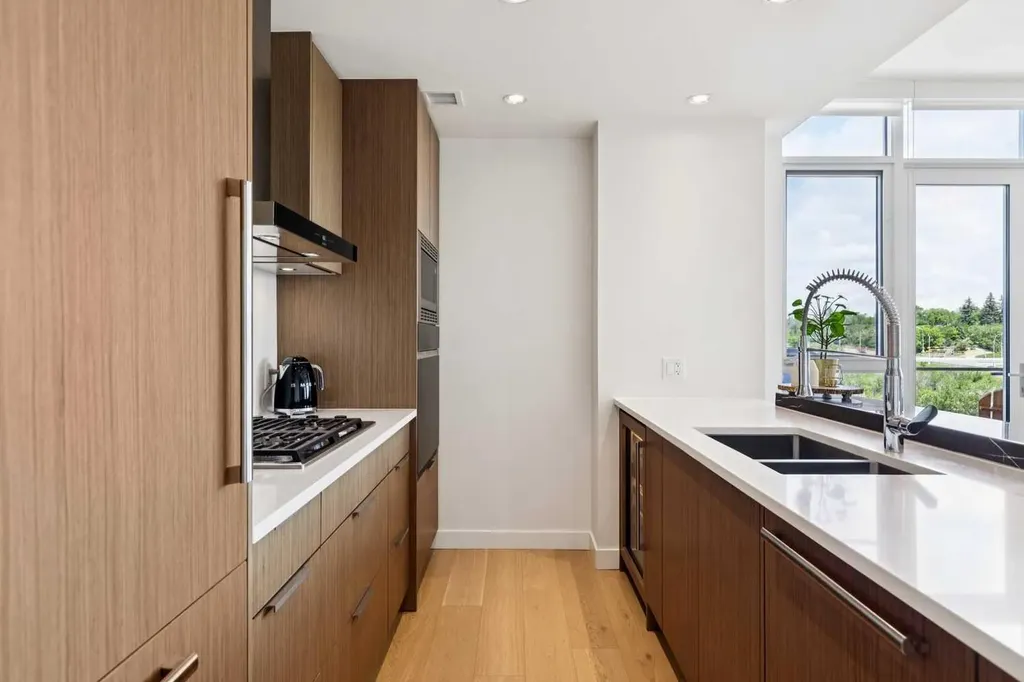 118 Waterfront Court SW Calgary AB T2P1K8