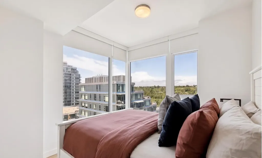 118 Waterfront Court SW Calgary AB T2P1K8
