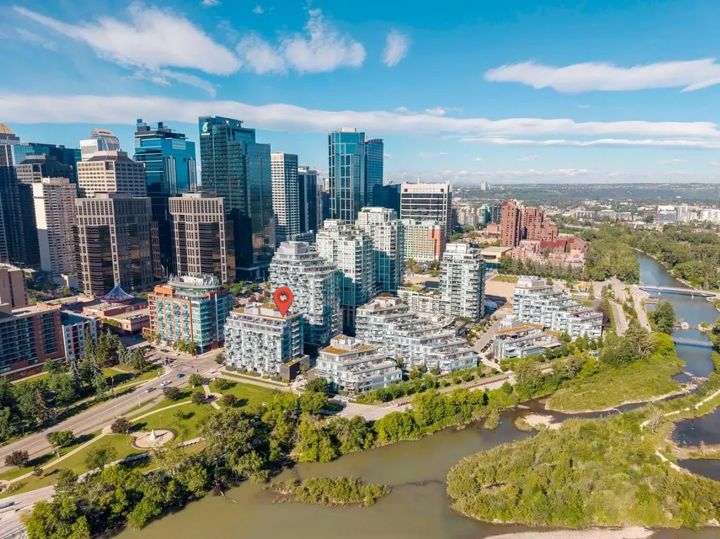 118 Waterfront Court SW Calgary AB T2P1K8