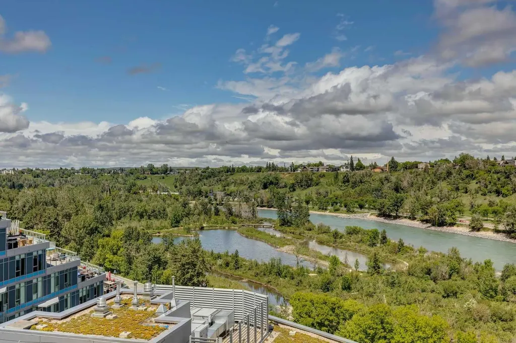 118 Waterfront Court SW Calgary AB T2P1K8