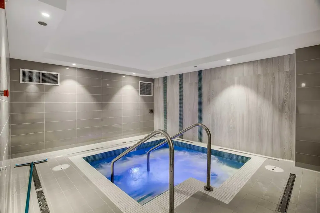 118 Waterfront Court SW Calgary AB T2P1K8