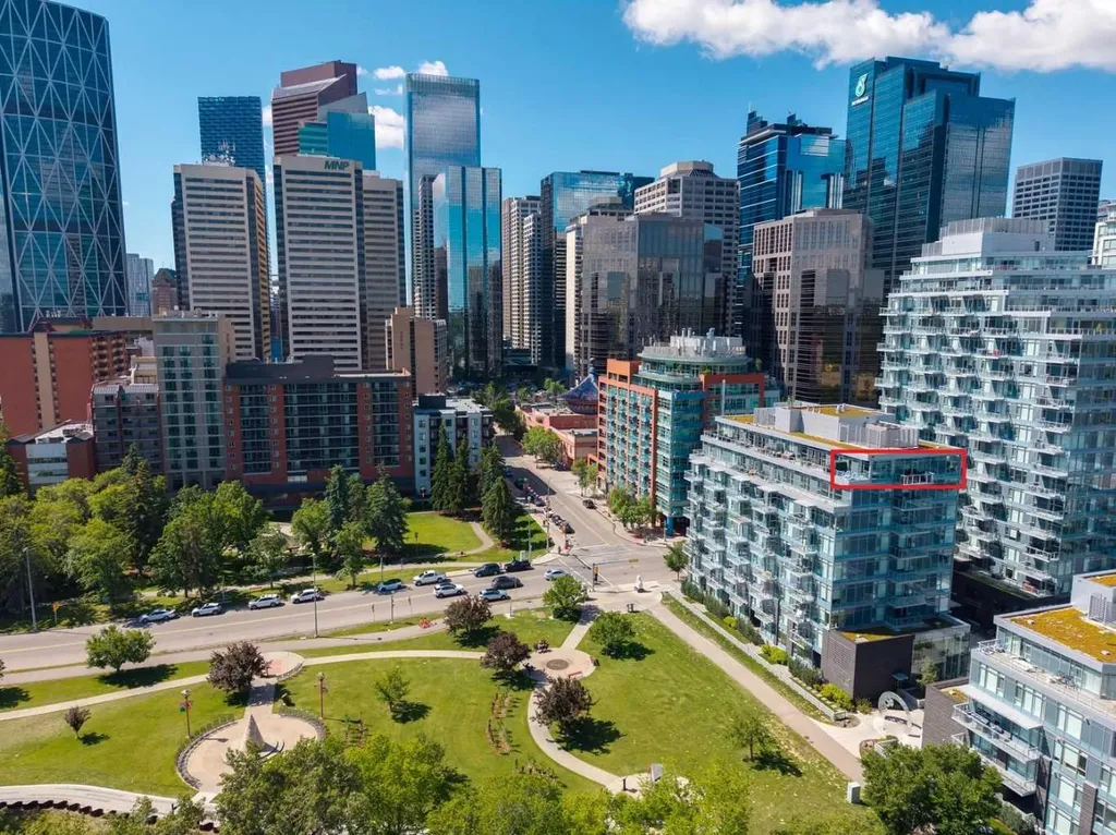 118 Waterfront Court SW Calgary AB T2P1K8