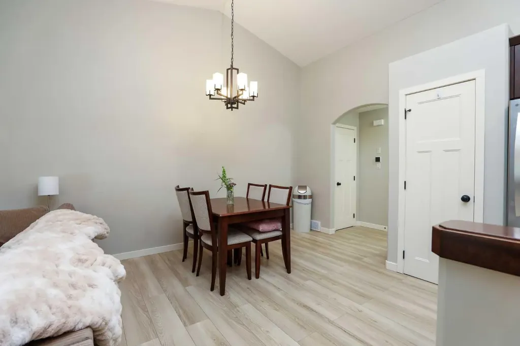 113 Lynx Road N Lethbridge AB T1H6W9