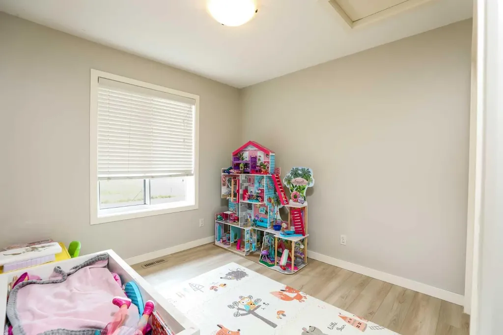 113 Lynx Road N Lethbridge AB T1H6W9