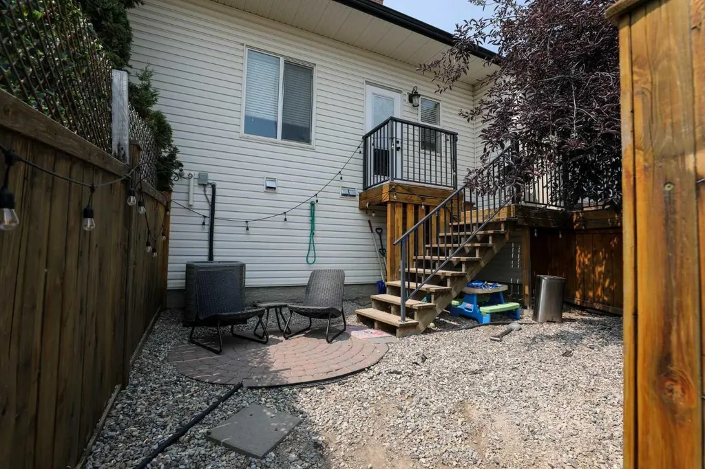 113 Lynx Road N Lethbridge AB T1H6W9