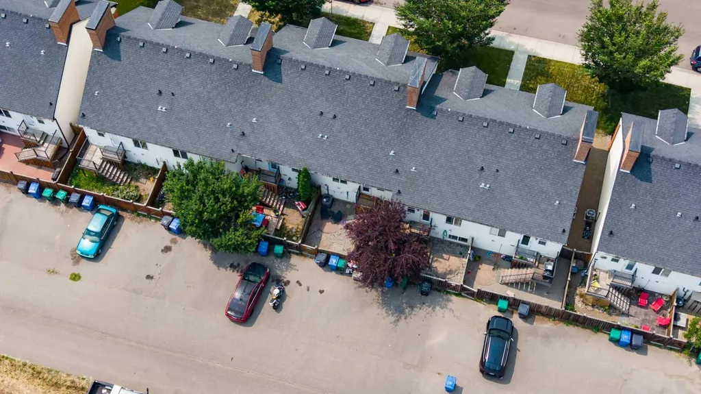 113 Lynx Road N Lethbridge AB T1H6W9